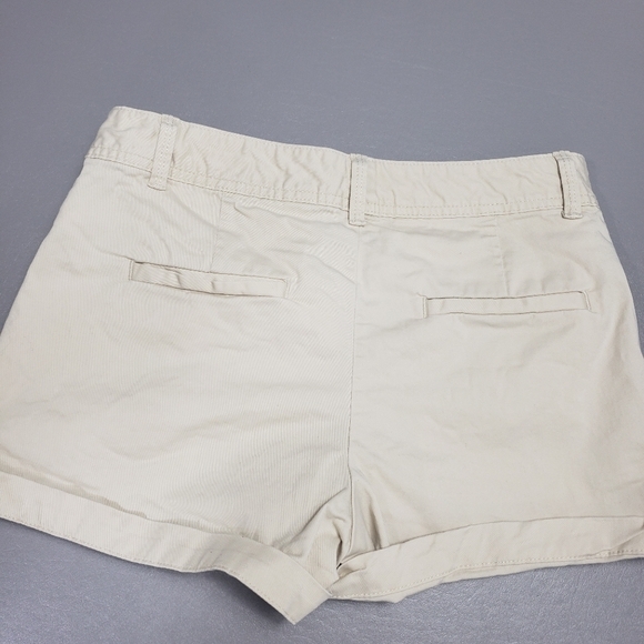3/$15 Gap factory womens cream colored shorts 2 - Picture 6 of 10
